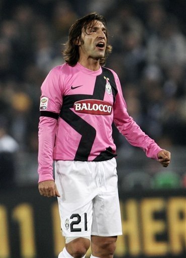 1韦德：飞机上莱利没收了詹姆斯的饼干 我预感他会离开