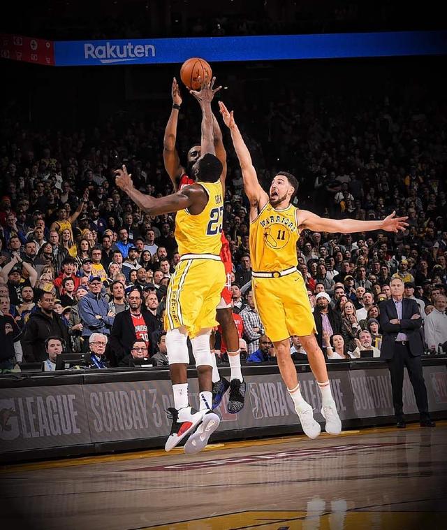 输给米兰后拉齐奥对主裁判不判罚点球不满，决定新闻沉默