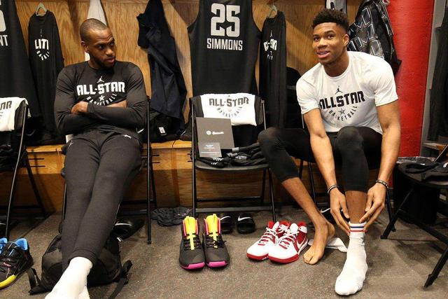 31岁游泳奥运冠军大婚，英媒调侃：迎娶亿万富豪千金给儿子当后妈