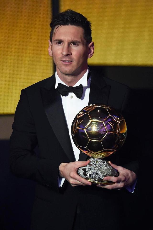 队记：雄鹿有意追莫兰特搭档字母 交易筹码大概率以库兹马为核心