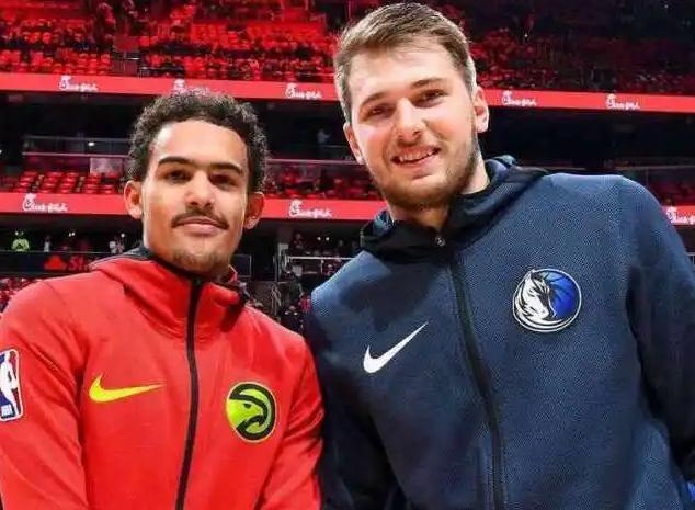 曼联足总杯点球出局！攻防毛病依旧，阿莫林赛后却提英超夺冠目标曼联足总杯点球4-5出局齐尔克泽失点落泪！攻防毛病依旧，阿莫林却提英超夺冠目标。