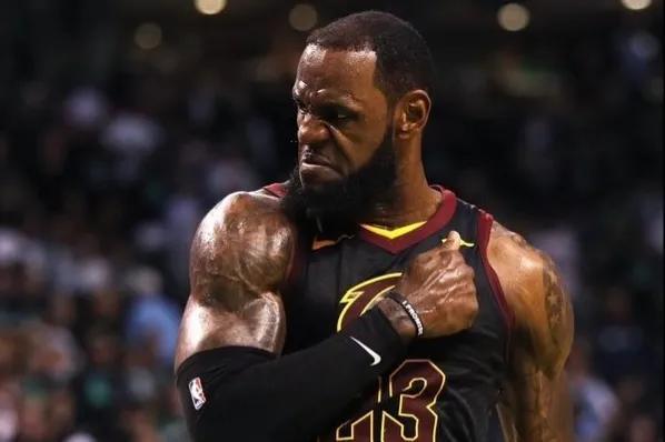 官方：捷克主力中后卫维蒂克因伤退出国家队