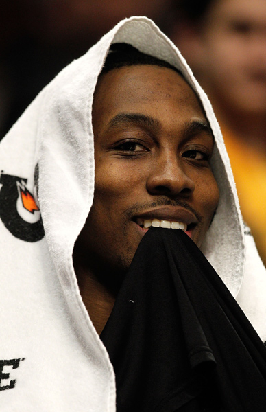 C罗怒怼记者：提问时眼睛盯着电脑是对我的不尊重